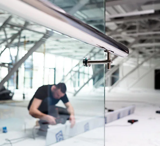 Land O' Lakes, FL highly skilled glass repair technicians