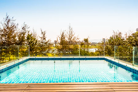 Cost of Glass Pool Fence Repair in Land O' Lakes, FL